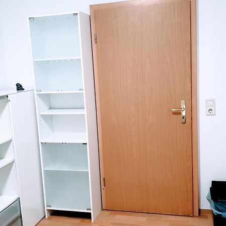 Budget Rooms In Halle With Shared Bathroom, Free Wifi, Netflix & Ipad Ngoại thất bức ảnh
