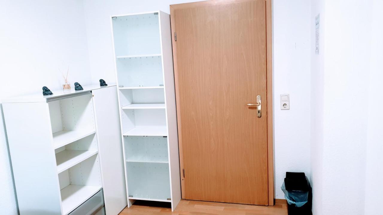 Budget Rooms In Halle With Shared Bathroom, Free Wifi, Netflix & Ipad Ngoại thất bức ảnh