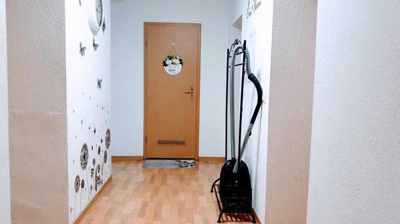 Budget Rooms In Halle With Shared Bathroom, Free Wifi, Netflix & Ipad Ngoại thất bức ảnh