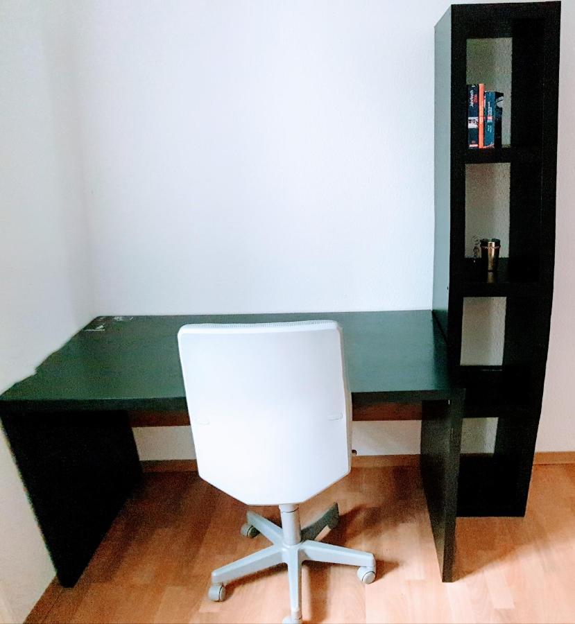 Budget Rooms In Halle With Shared Bathroom, Free Wifi, Netflix & Ipad Ngoại thất bức ảnh