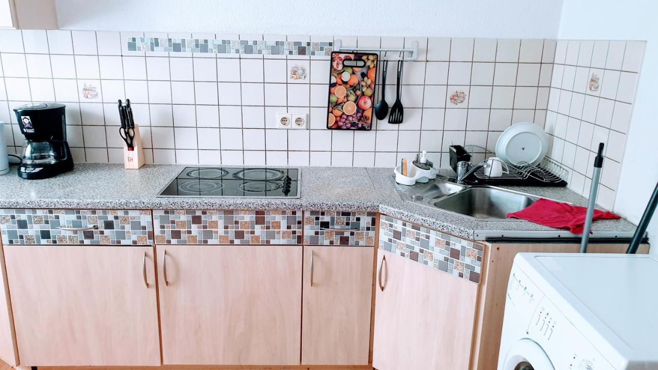 Budget Rooms In Halle With Shared Bathroom, Free Wifi, Netflix & Ipad Ngoại thất bức ảnh