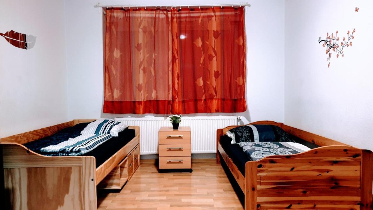 Budget Rooms In Halle With Shared Bathroom, Free Wifi, Netflix & Ipad Ngoại thất bức ảnh